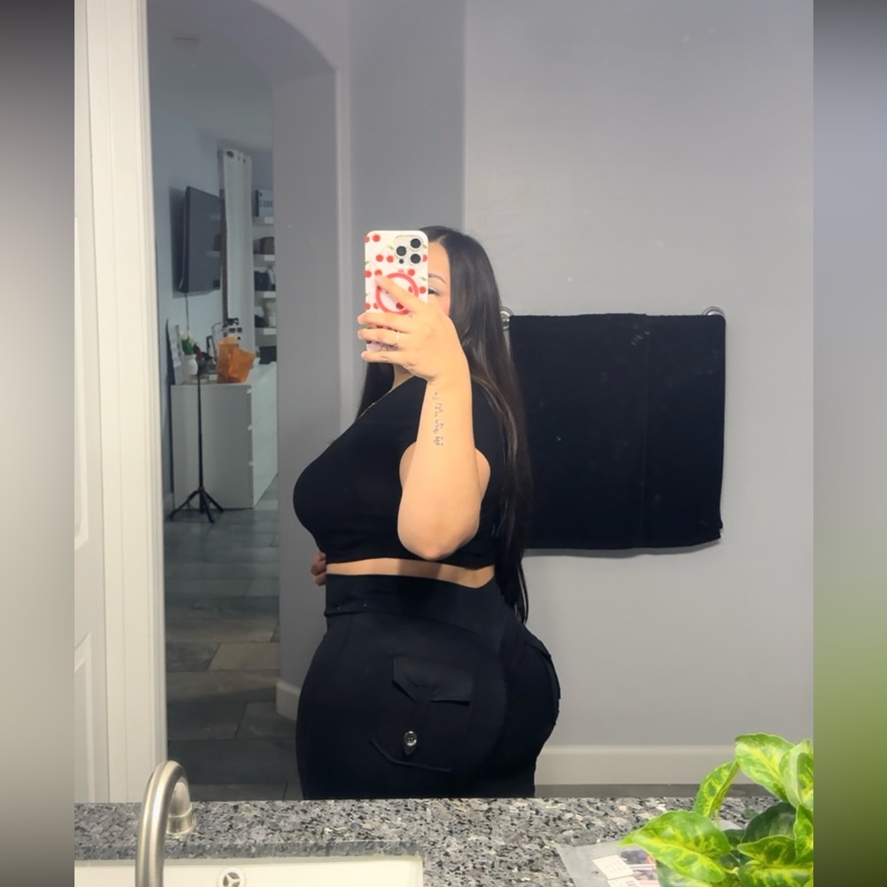 Black scrunched leggings